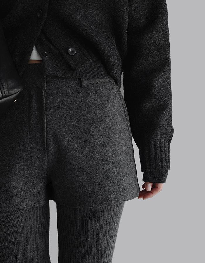 [by LAROOM] 아이비울쇼츠