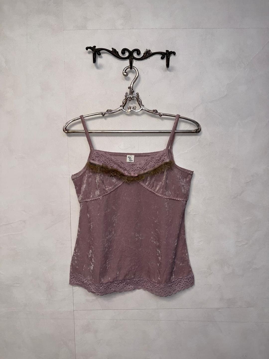 Lavender rabbit fur trimmed velvet 슬리브리스 | 후루츠패밀리