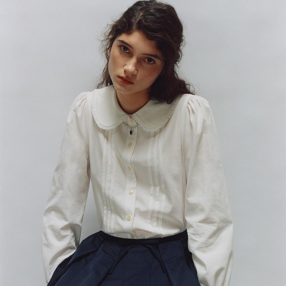 Lace pin tuck puff blouse. White