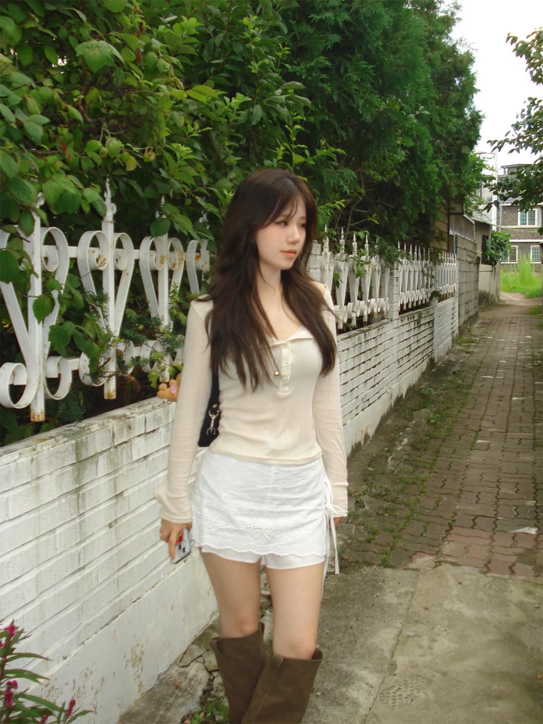 milk button tee