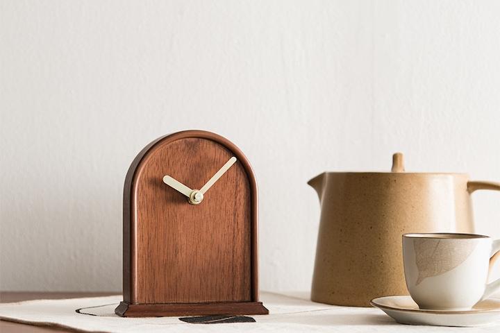 루아드 하프 라운드 탁상시계