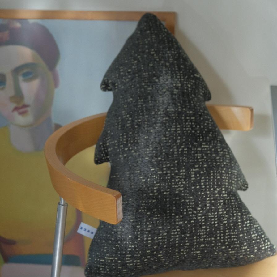 Glowing tree (cushion)