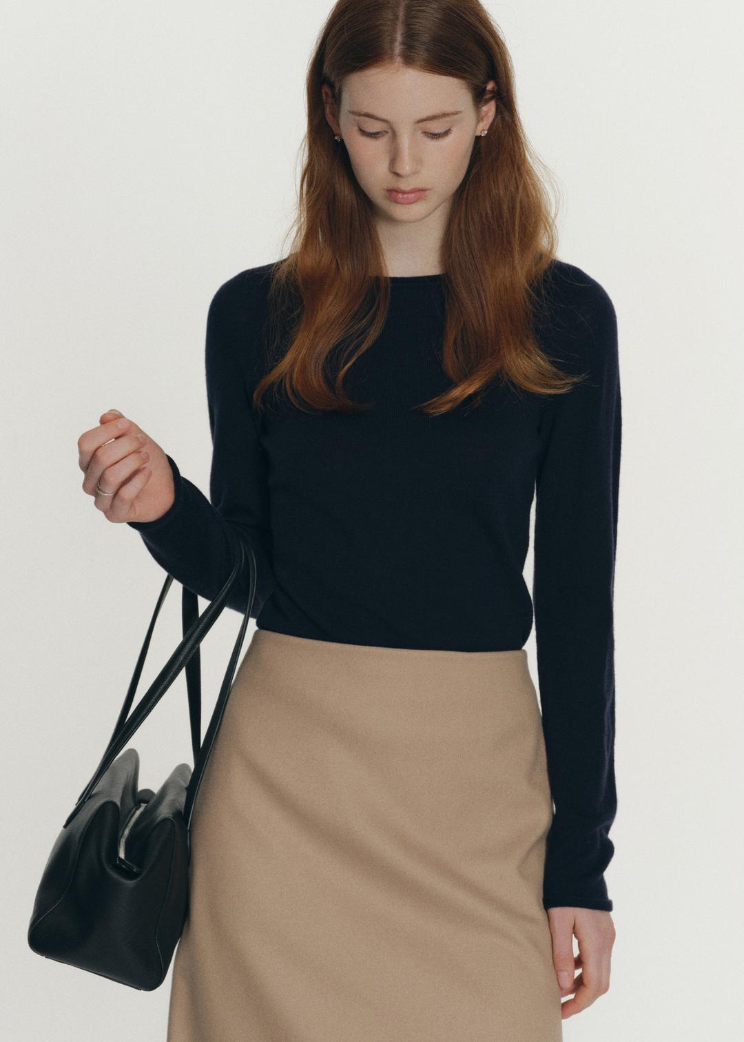 리즈 홀가먼트 보트넥 니트