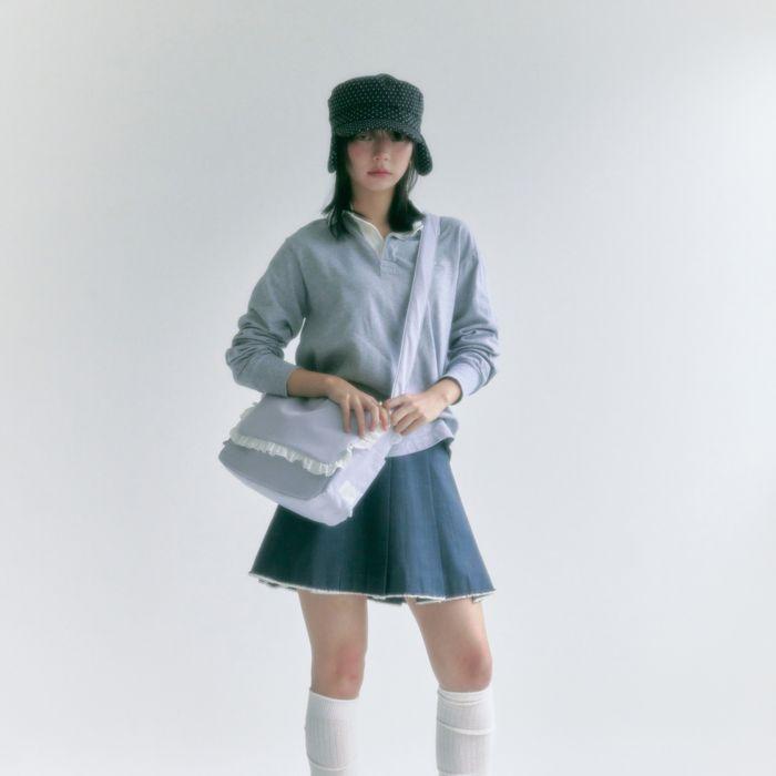 frill messenger bag (light grey)