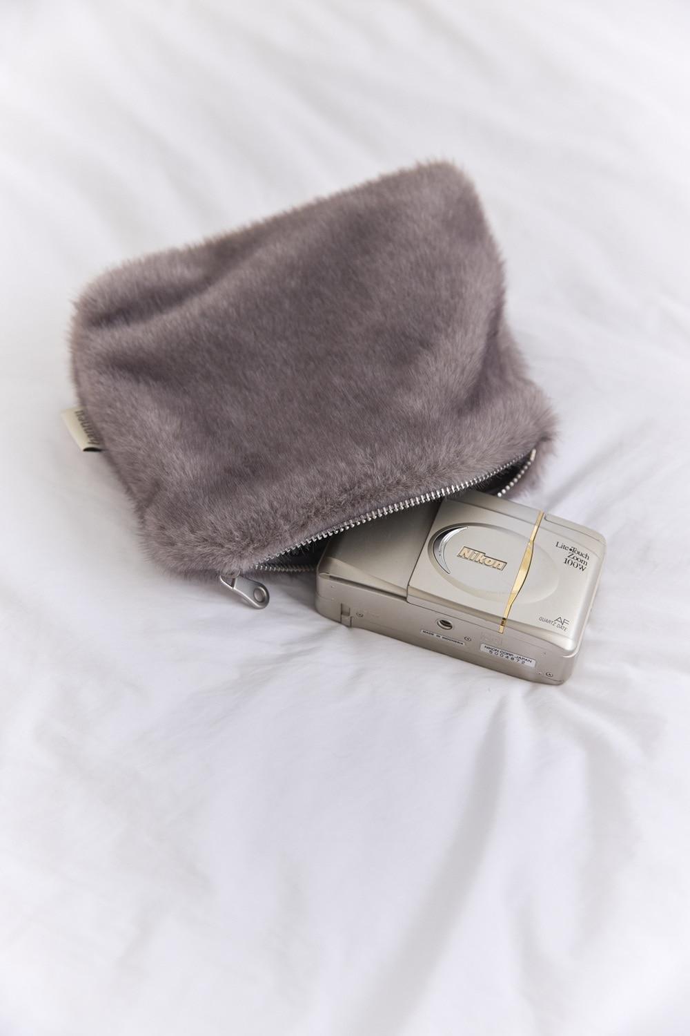 soft fur pouch (gray)