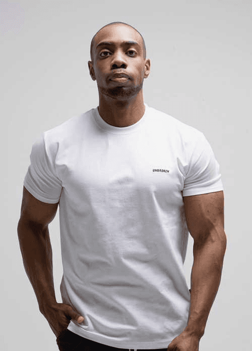 언브로큰 스몰로고 머슬핏 반팔 화이트