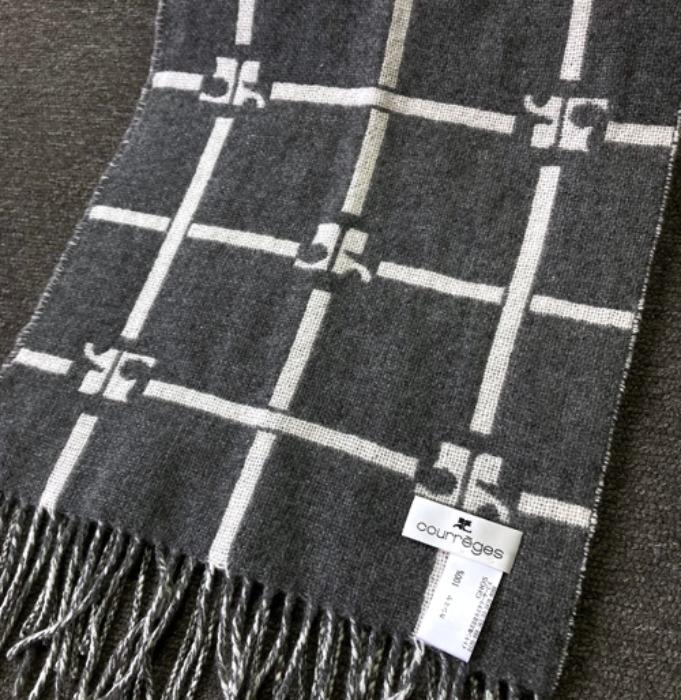 COURREGES 꾸레쥬 logo pattern 100% cashmere muffler.