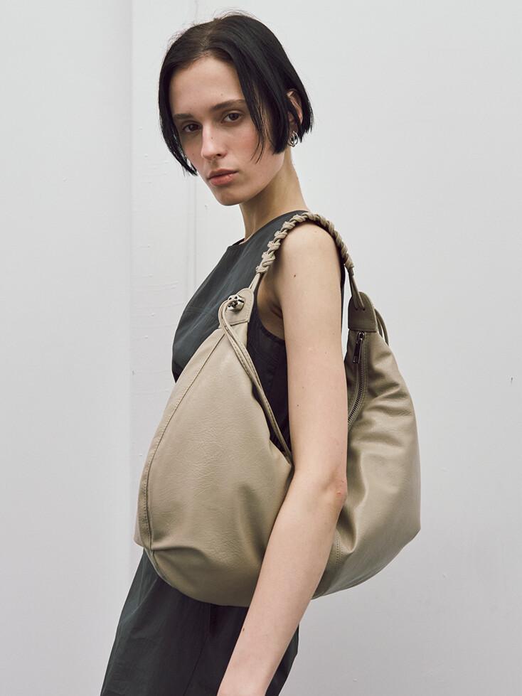 Beth Shoulder in Beige UB5SB080-91