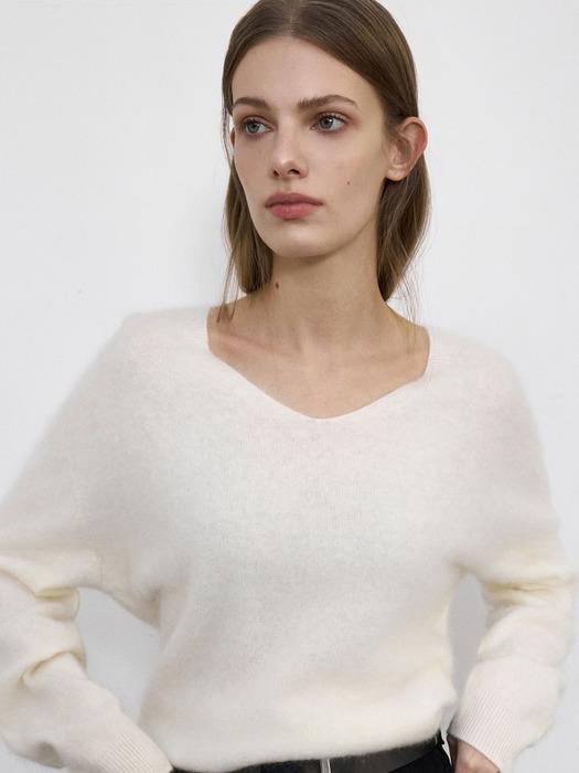 울 100% 헤어리 브이넥 니트 아이보리 OU1837