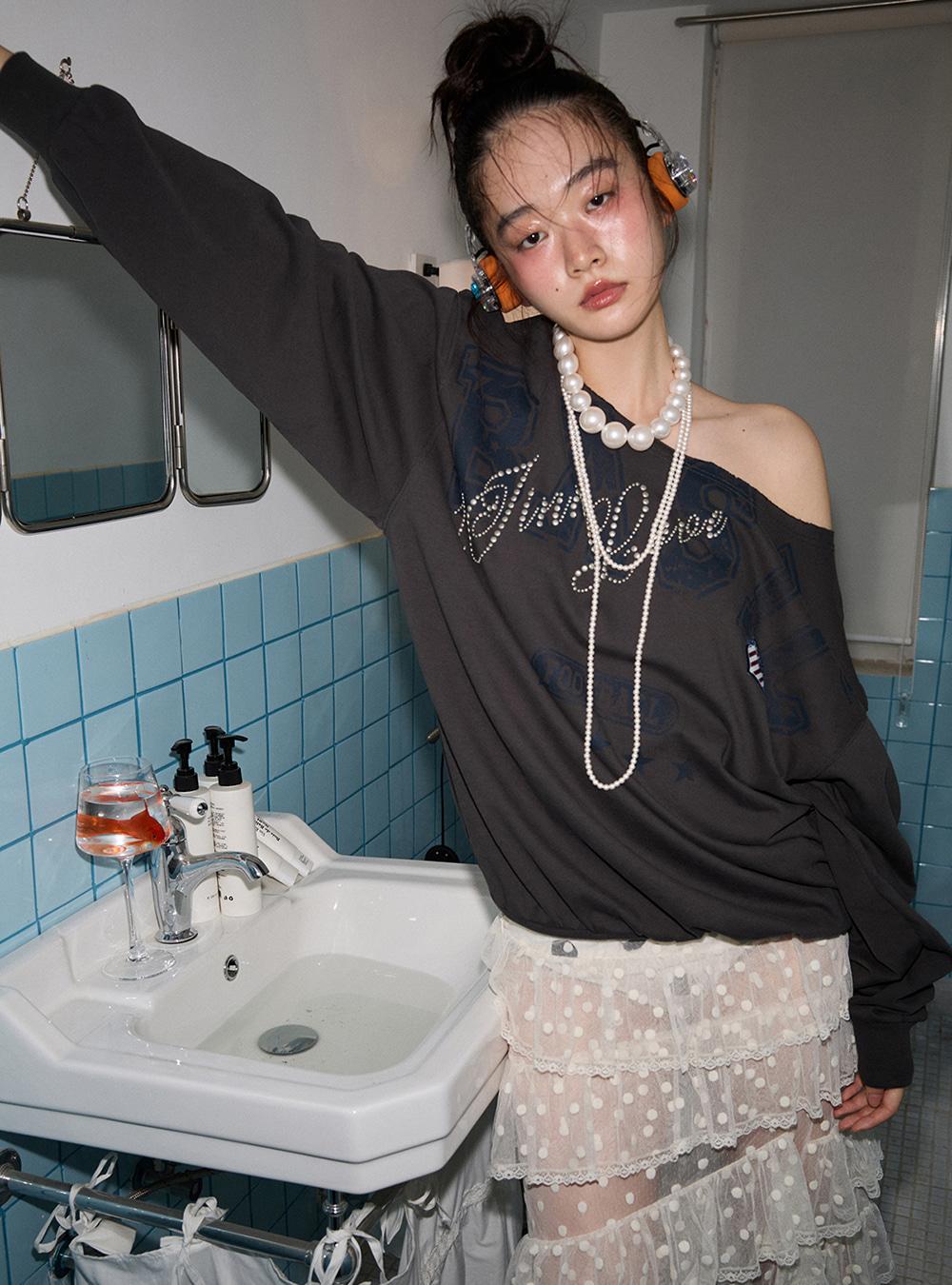 Rhinestone One-Shoulder Sweatshirt (2color)