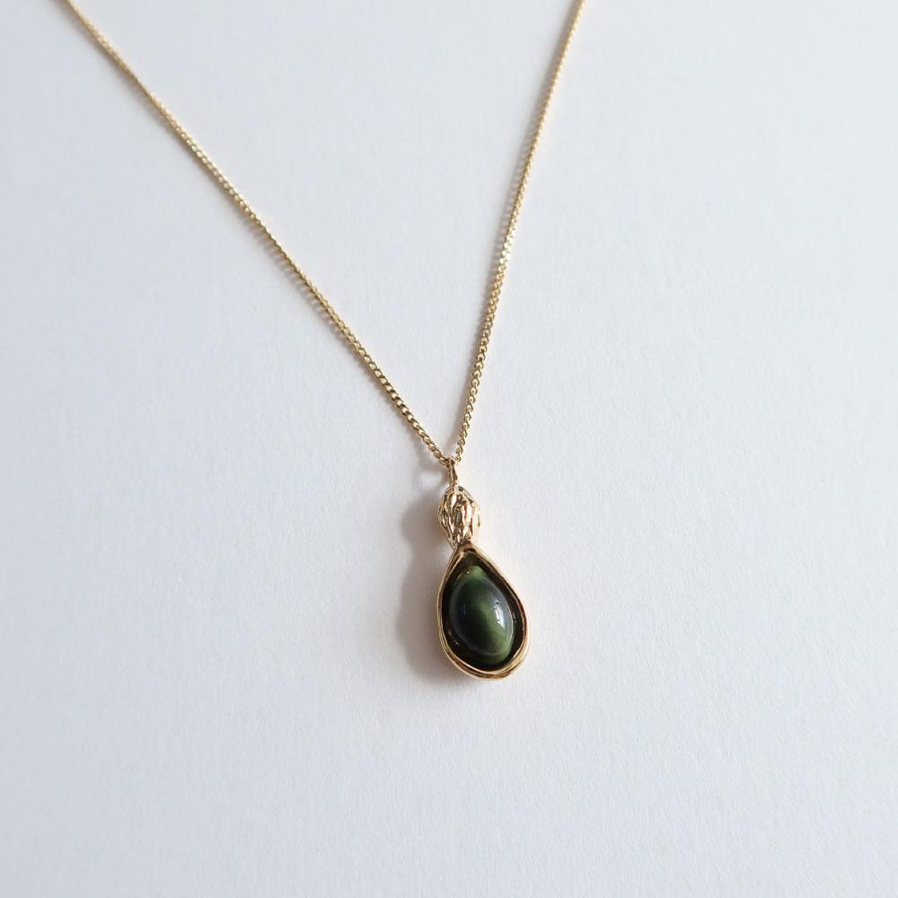Peanut pendant necklace [DOL leaf]