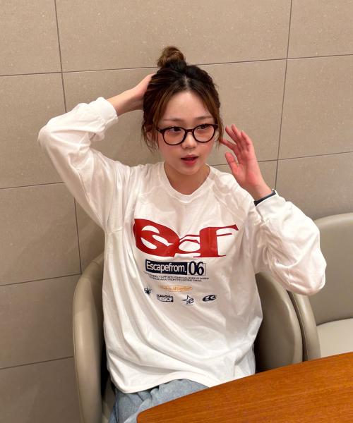 레드 ESCF 로고 콜라주 프린트 롱슬리브 화이트