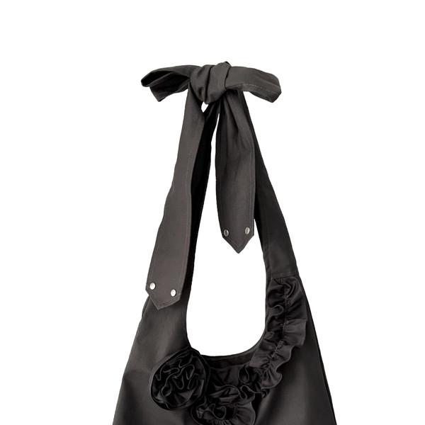 [40% OFF] GREY FLOWER HOBO CROSS BAG