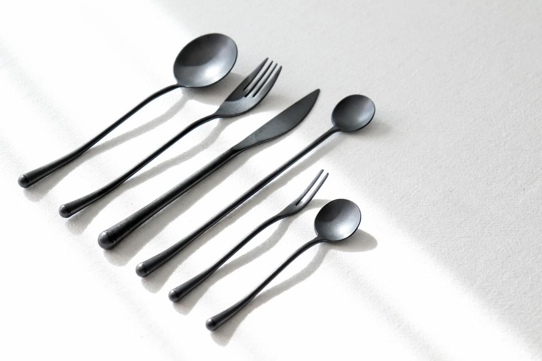 웨이브 커트러리 블랙