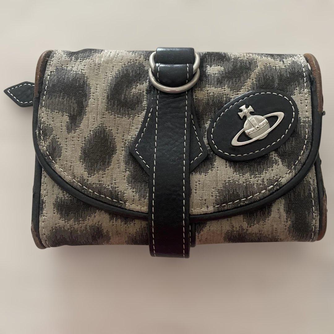 Vivienne Westwood ヒョウ柄ニつ折り財布　オーヴ