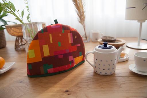 <패브릭 시리즈>붉은 조각보 패턴 티코지