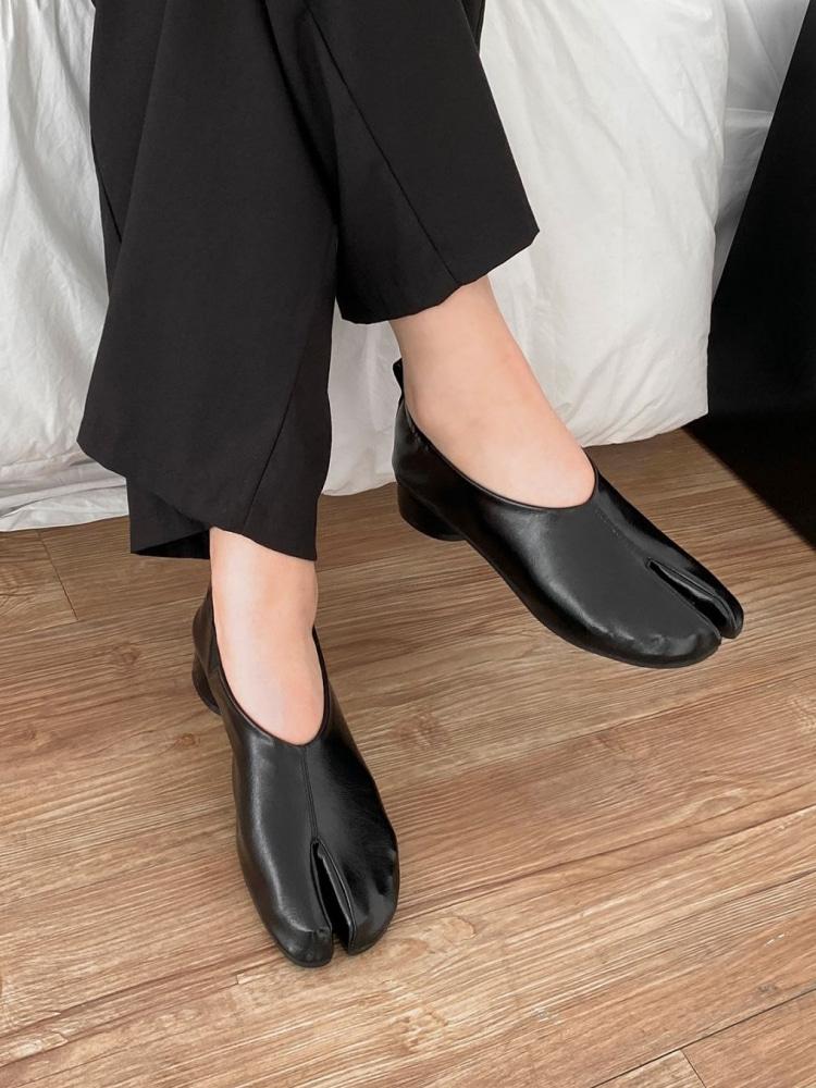 메종 마틴 타비 족발 발가락 가죽 유광 로퍼 플랫슈즈 3cm