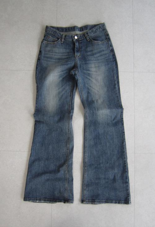 이즈이즈 The Low Bootcut Denim