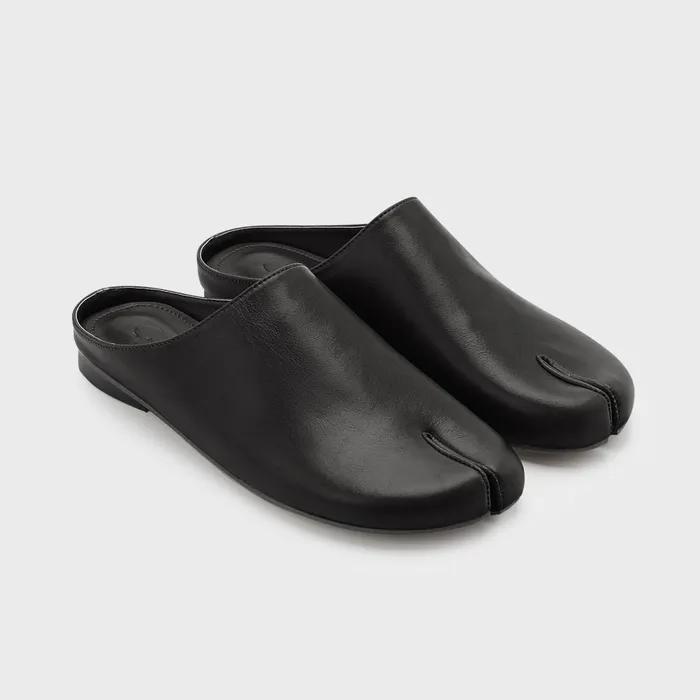 Round Low Flat Mule / Black
