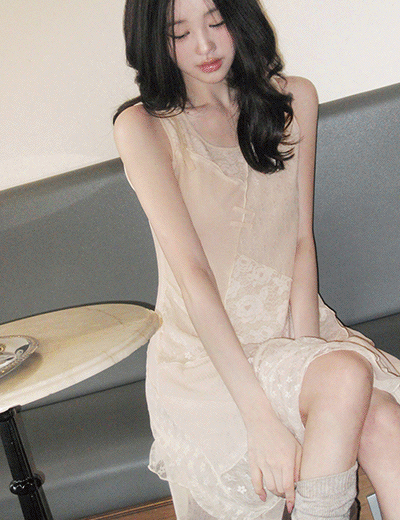 Lace Layered Shirring Midi Dress