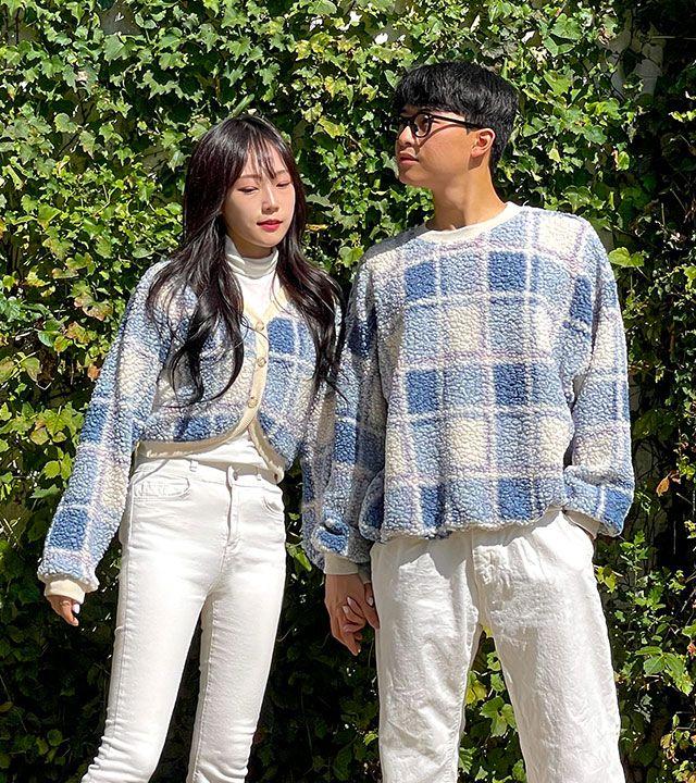 [2컬러] 뽀글이 양털 체크 크롭 가디건 오버핏 맨투맨 커플티 커플룩 시밀러룩