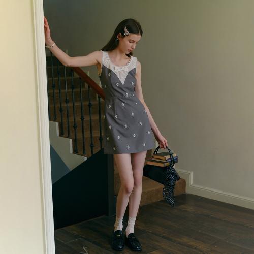 Cest_Embroidery bow sleeveless dress