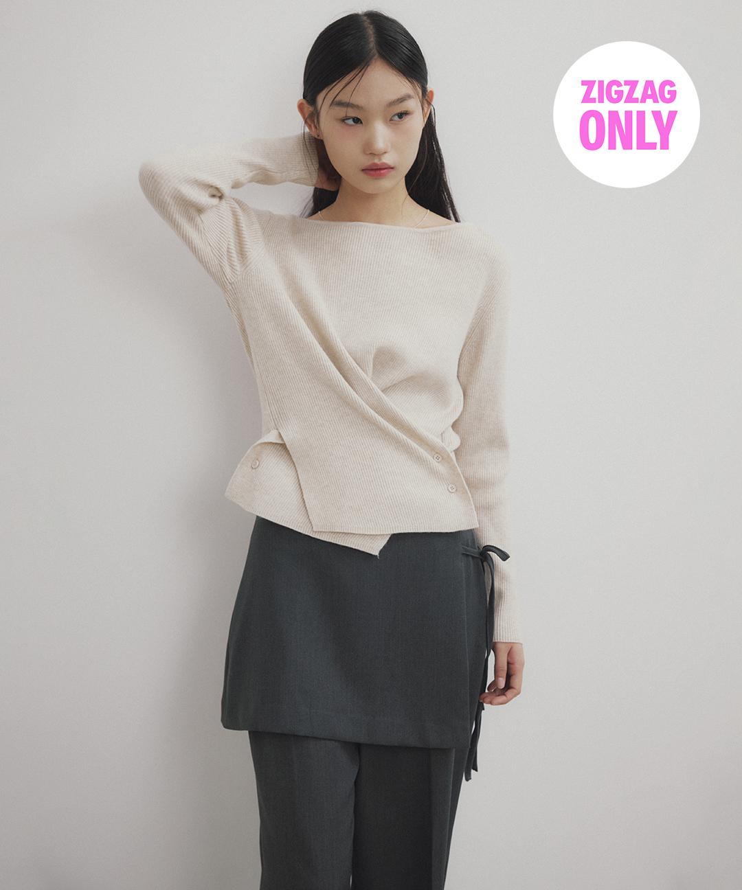 스파오 [소프트얀] 랩 버튼 니트_SPKWG23G01