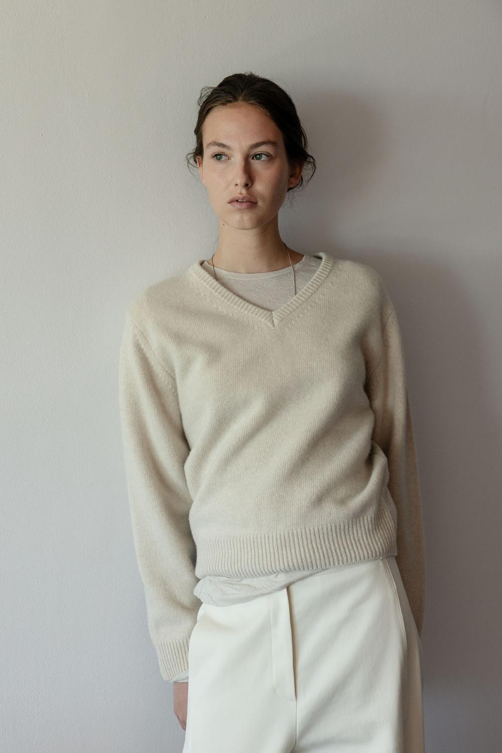 Rodin V-neck Knit (Ecru)