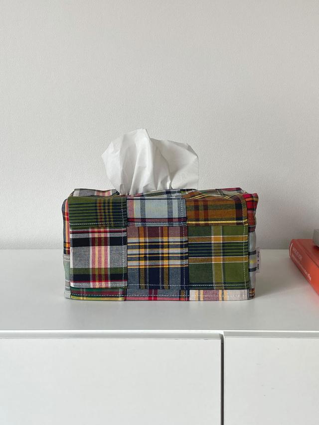 Patchwork tissue case (m)