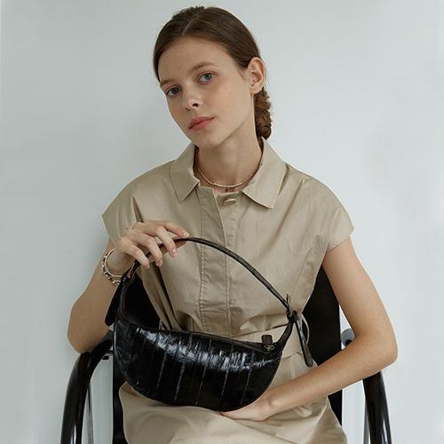 Croissant Bag (크루아상 백) Black