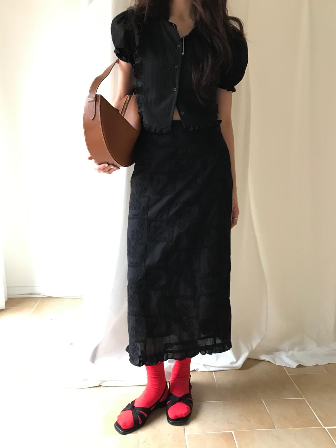 PREFRITT : Sand flower frill long skirt [black]