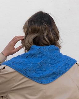 Poet scarf pattern by Sari Nordlund