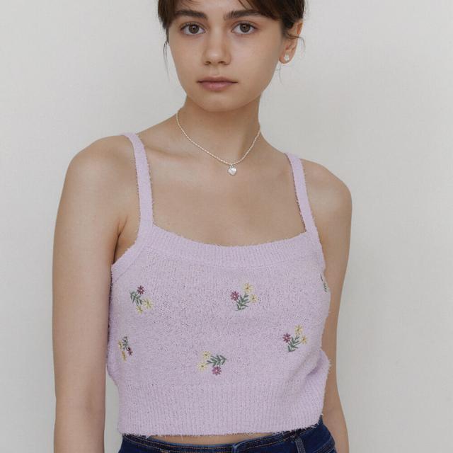 Floral Embroidery Cropped Knit Top