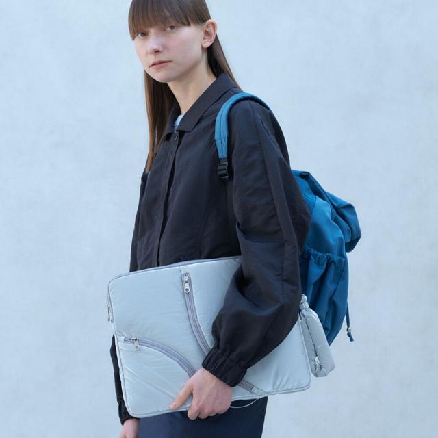 Lake 16 Laptop Clutch_Silver