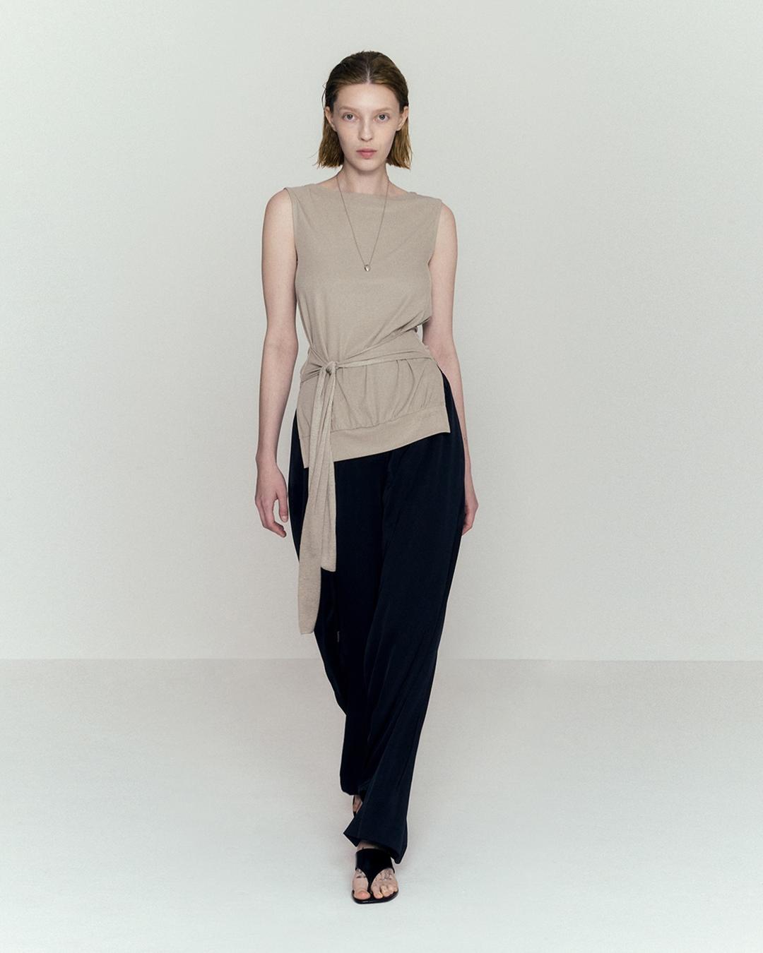 [노머] Basic Wrap Detailed Sleeveless T Shirts Beige