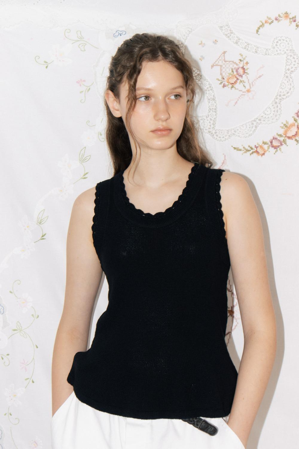 Via Jade lace knit top (Black)