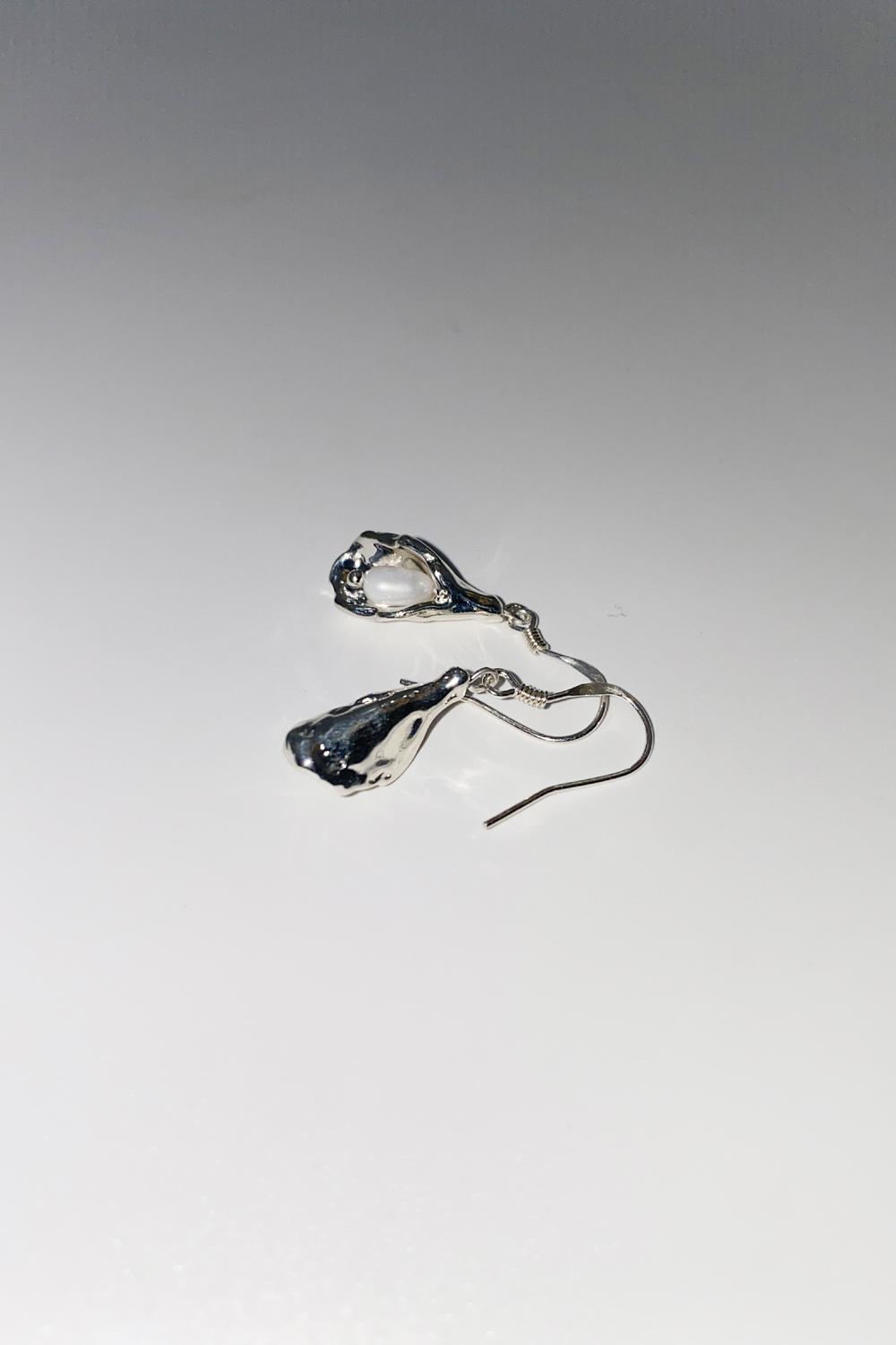 [Label Line]﻿ Lily Earrings