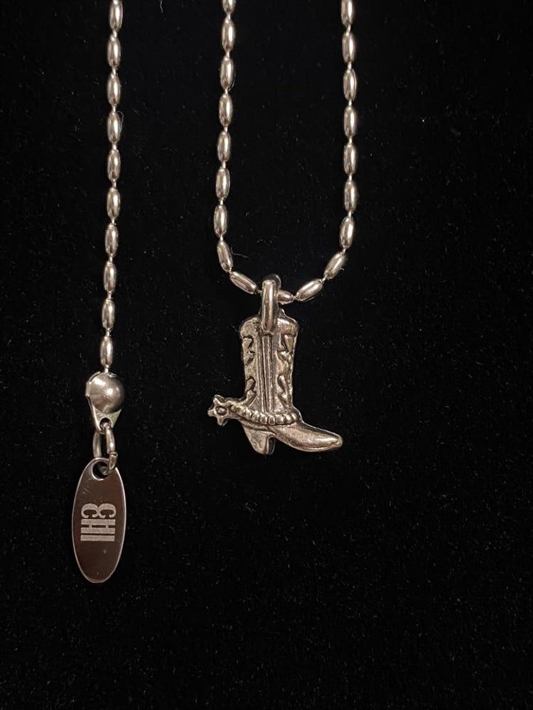 구디버디, 치치포유 Western boots necklace
