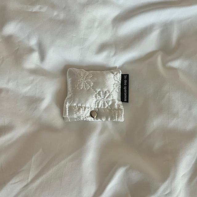 샤틴 에어팟 케이스 (Satin airpods case)