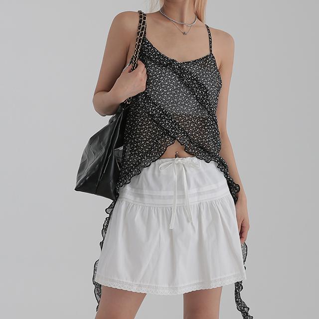 제이어반스 루프 플라워 셔링 프릴 끈 나시 블라우스 2col