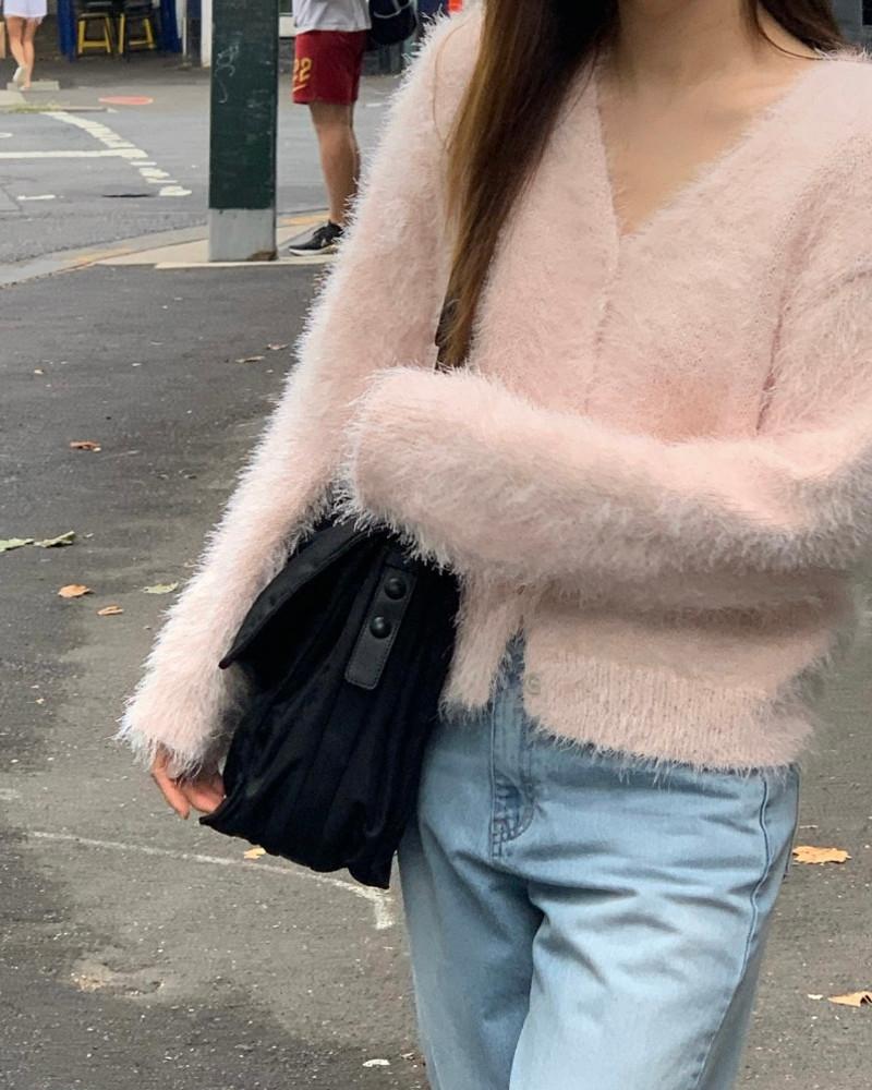 [전컬러 당일] brunch 브런치 스프링 가디건 헤어리 니트 긴팔 브이cd (3colors)