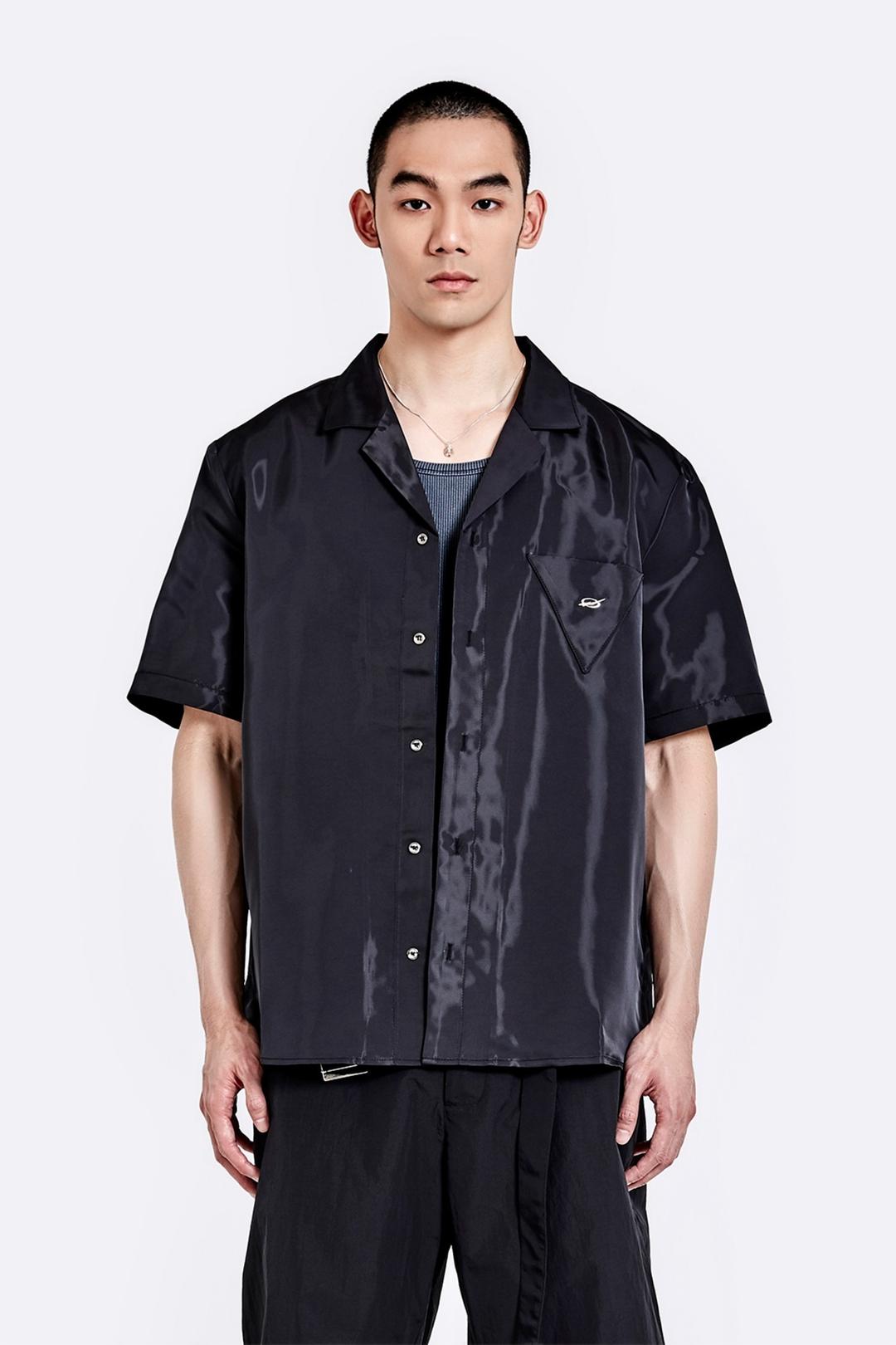 Shiny Half shirt - Black