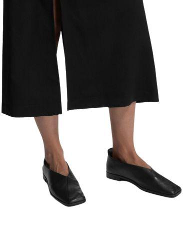 가죽 발레 플랫슈즈 SQUARE-TOE CROSSOVER LEATHER BALLET FLATS 1059827001