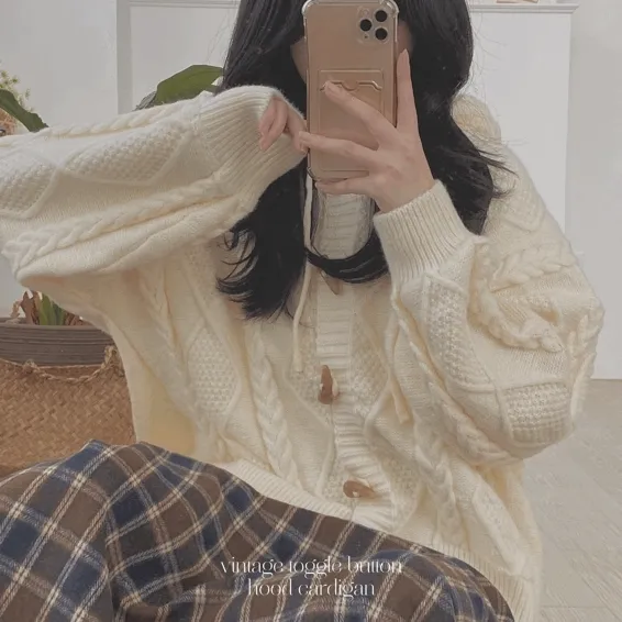 (저렴이X고퀄리티)빈티지 토글 다이아 패턴 니트 후드 가디건