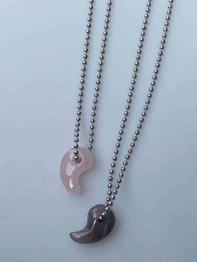 comma necklace