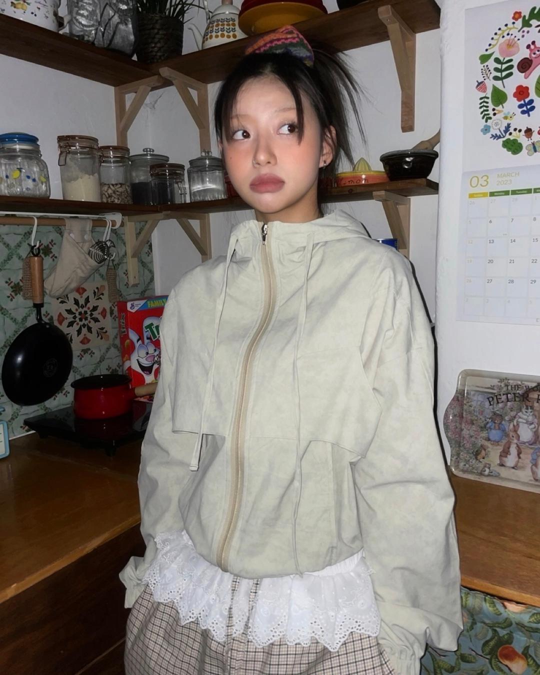 도우치도우치 (2color) 플랩 워싱 나염 크롭 바람막이 후드 점퍼