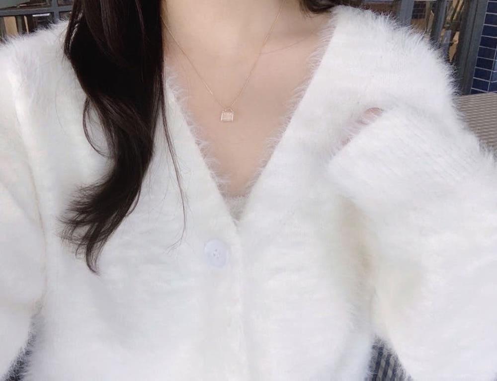 [털빠짐X] Ningning v-neck cd 화이트 브이넥 퍼 닝닝 가디건