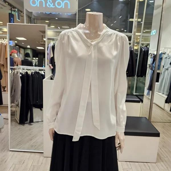 [온앤온]온앤온 어깨셔링 타이 블라우스 NJW3WB915_P346499972