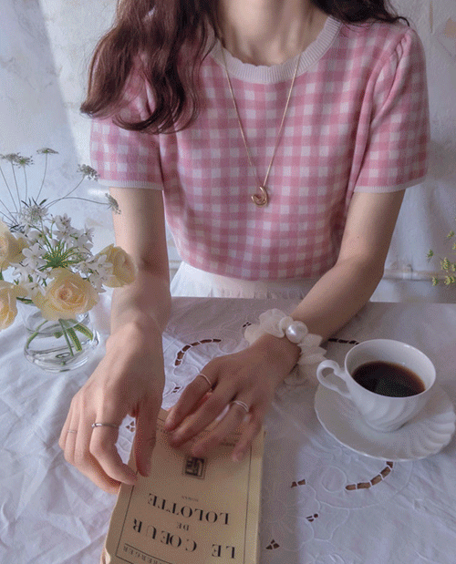 리린 [LABEL] 봄앤체크 러블리 물결넥 부드런 비스코스 반팔니트