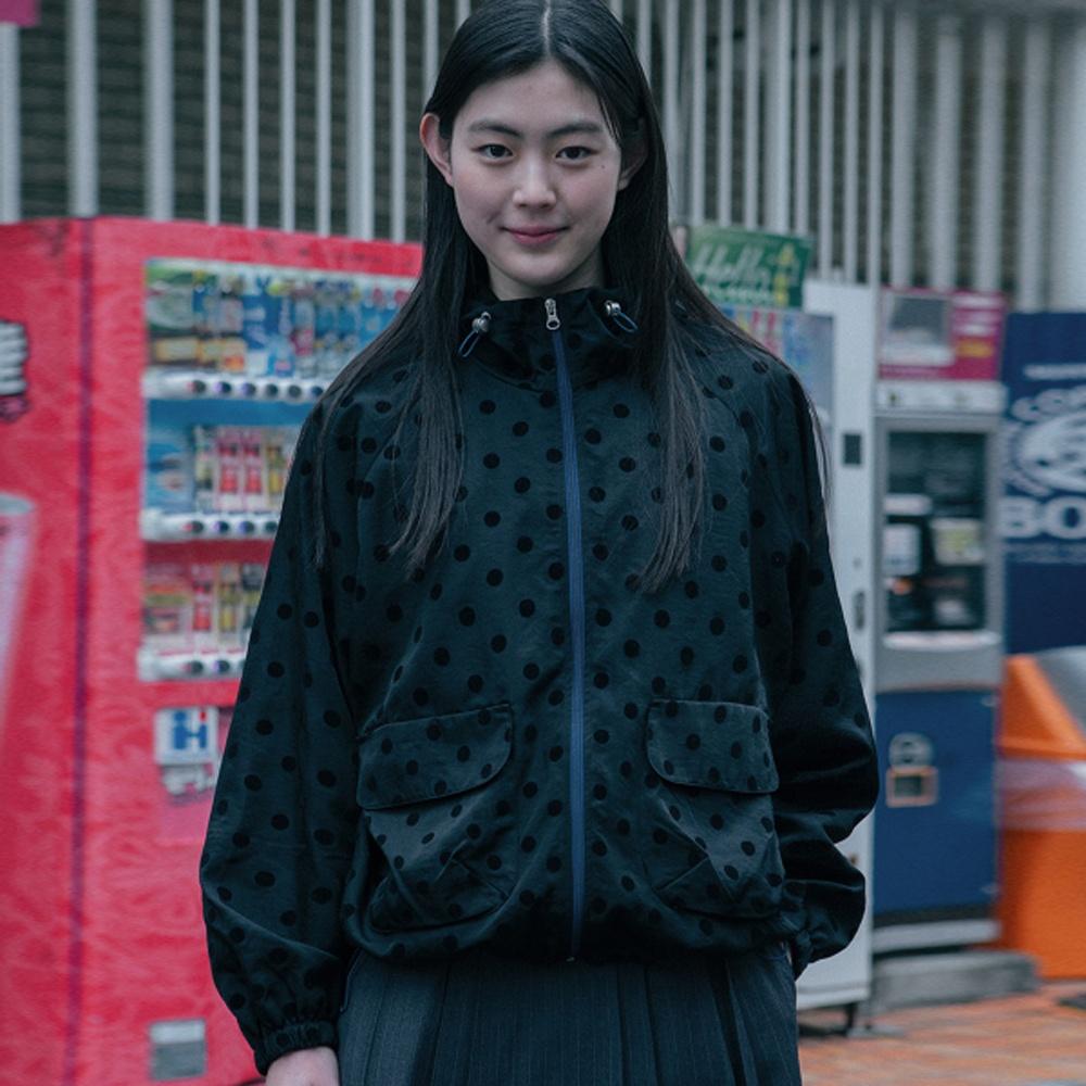 dot frill hooded windbreaker jumper (black)